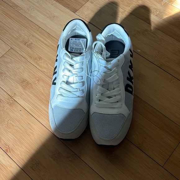 DKNY Sneakers Size 8 - Picture 2 of 4